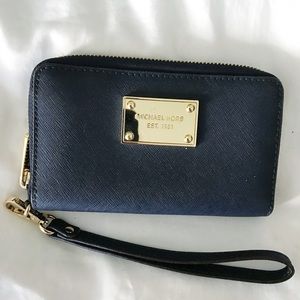 Michael Kors navy wristlet